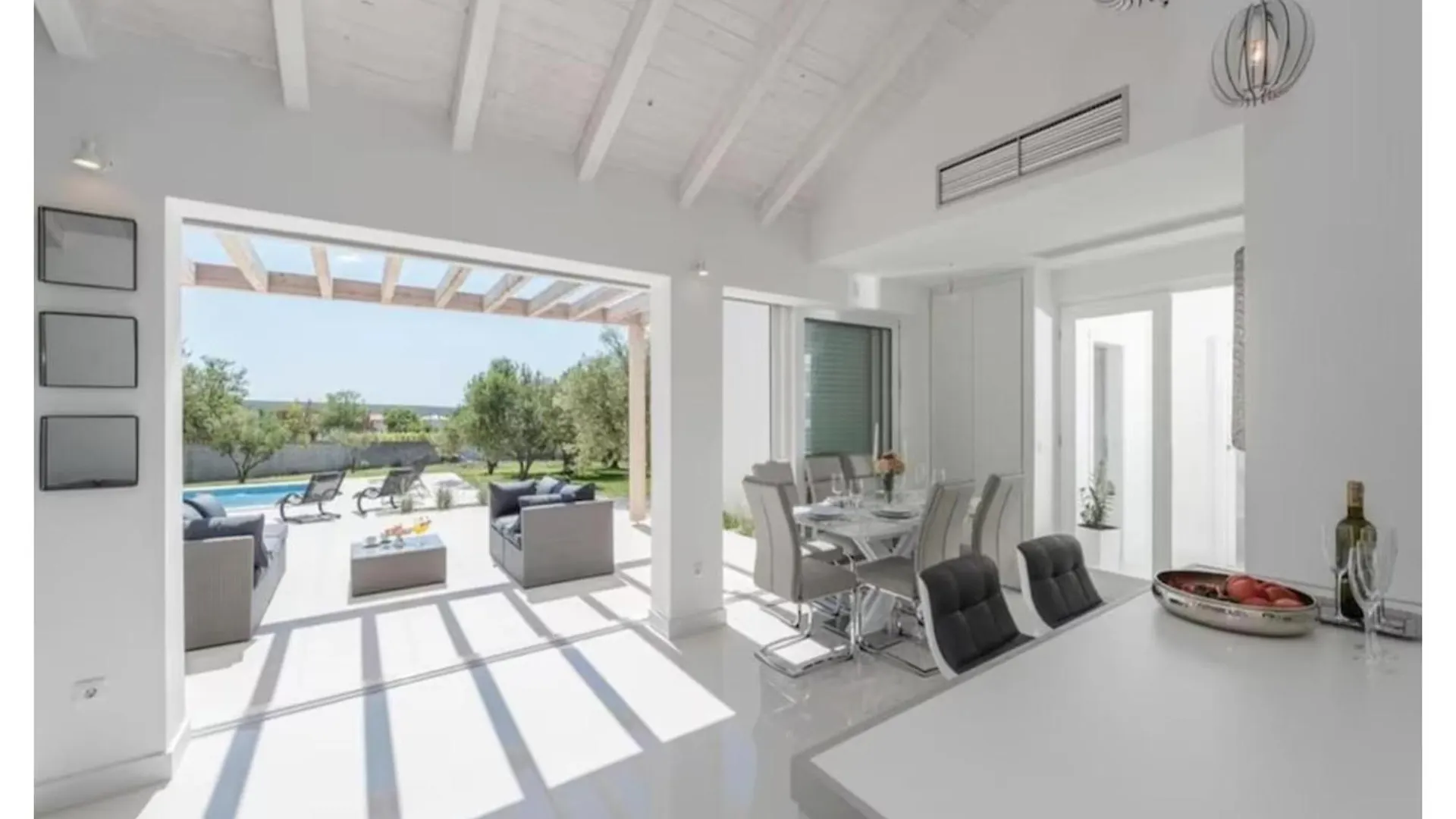 Luxurious Villa Bright With Pool  Debeljak