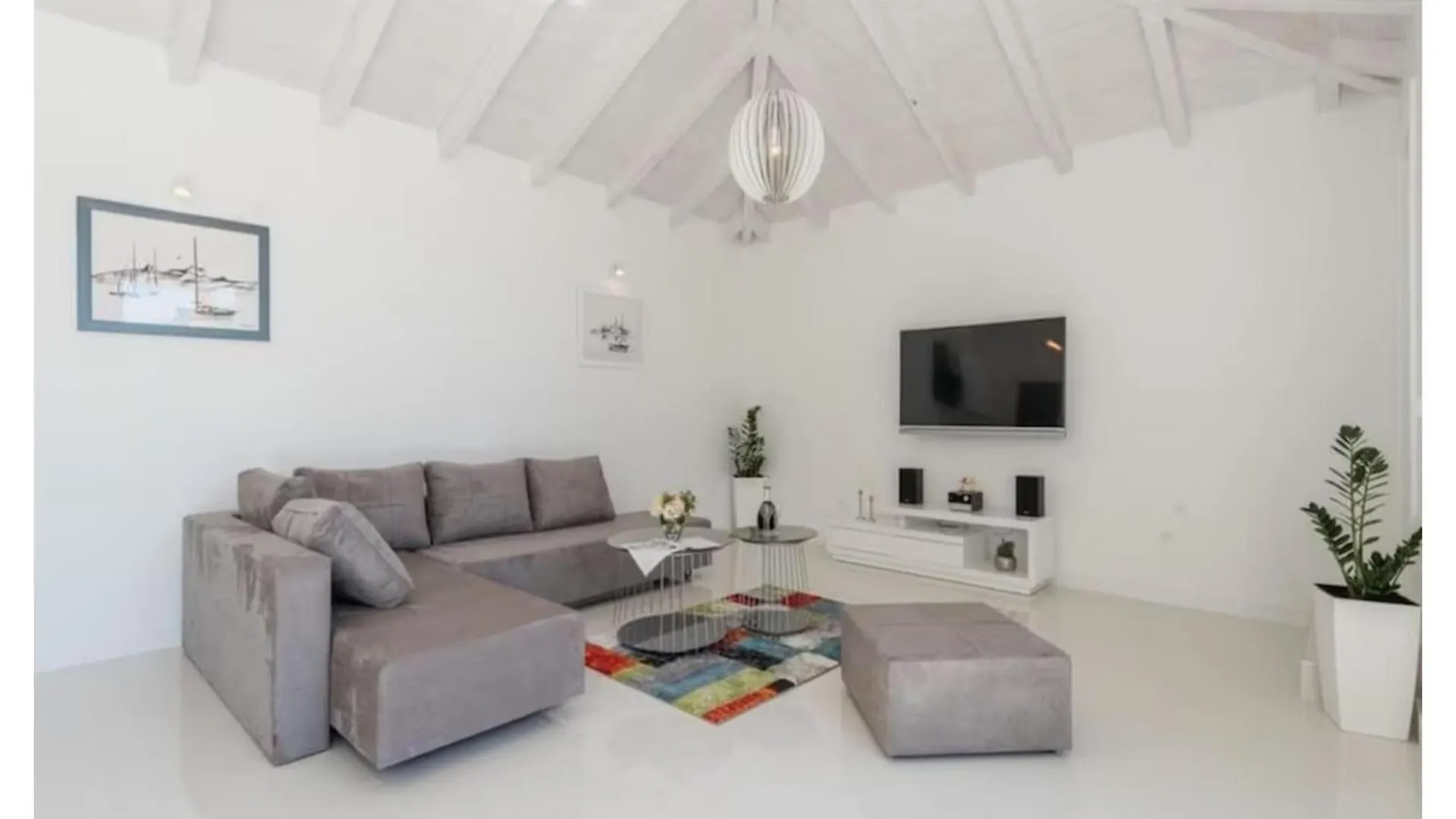 Luxurious Villa Bright With Pool Debeljak